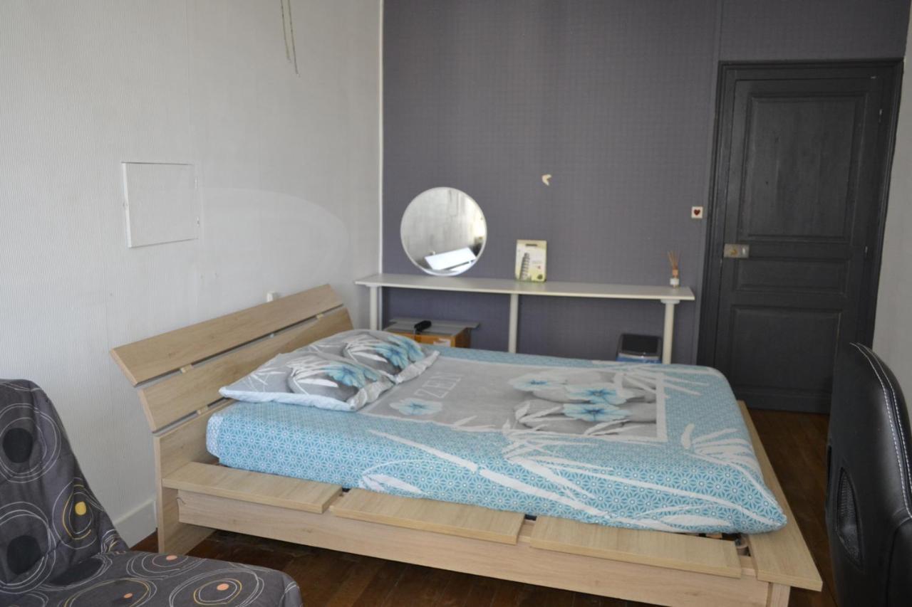 Chef-Boutonne Grande Chambre D'Hote Pour 4 A 5 Personnes Bed & Breakfast エクステリア 写真